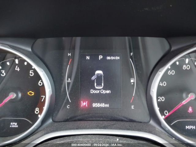 3C4NJDBB9JT282832 Jeep Compass Latitude 4x4
