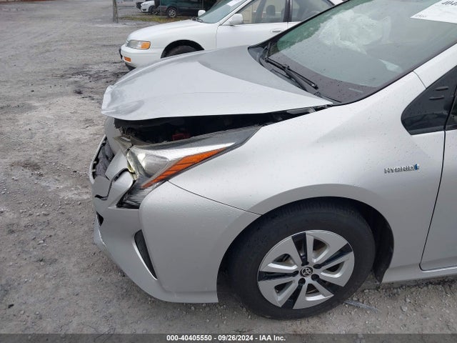 Toyota Prius Two Eco 2016 JTDKARFU7G3505112 Image 17