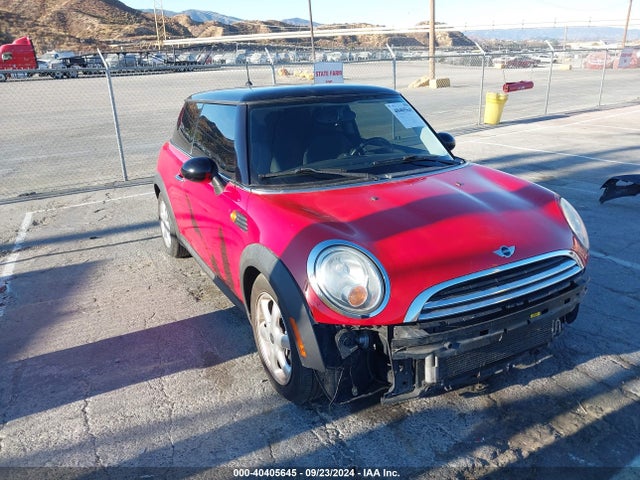 2008 MINI COOPER WMWMF33588TT67311 Photo 0