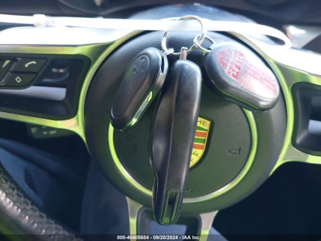 WP0CA2A81KS211001 Porsche 718 Boxster