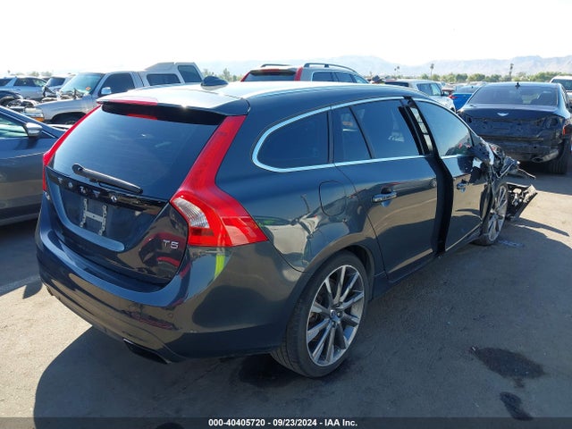 Volvo V60 T5 Platinum 2015 YV140MEM3F1226101 Image 4