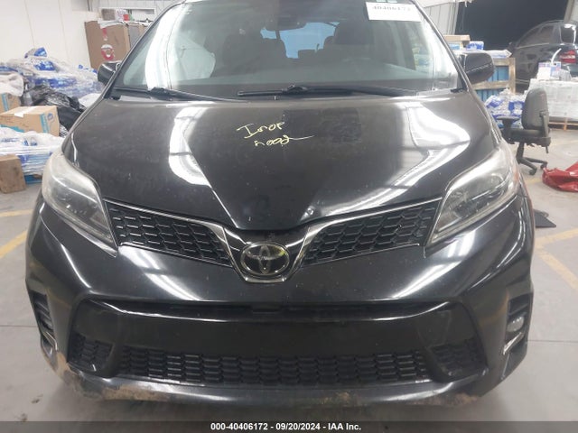 5TDXZ3DC4JS961449 Toyota Sienna Se Premium 8 Passenger
