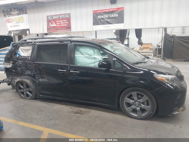 5TDXZ3DC4JS961449 Toyota Sienna Se Premium 8 Passenger