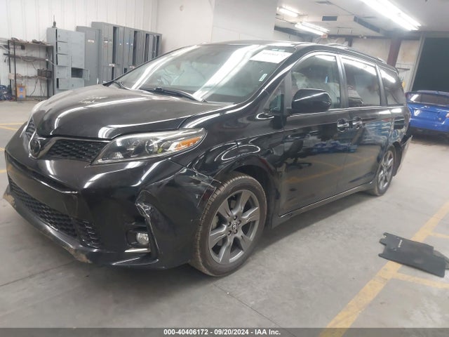 5TDXZ3DC4JS961449 Toyota Sienna Se Premium 8 Passenger