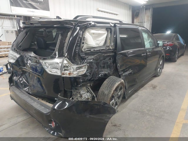 5TDXZ3DC4JS961449 Toyota Sienna Se Premium 8 Passenger