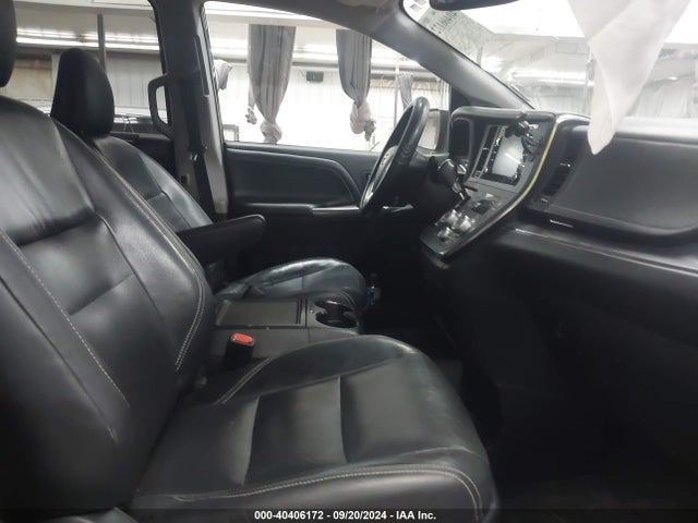5TDXZ3DC4JS961449 Toyota Sienna Se Premium 8 Passenger