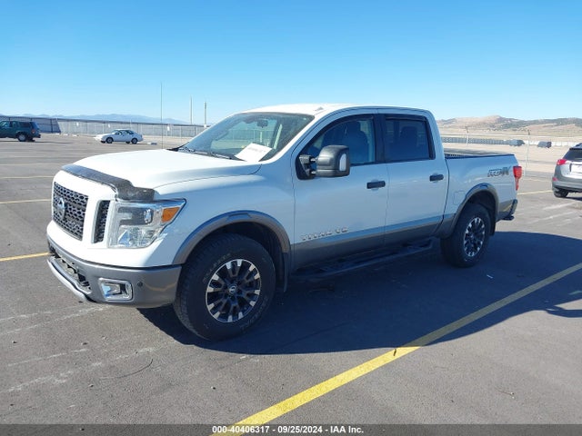 Nissan Titan Pro-4x 2018 1N6AA1E50JN517795 Image 2