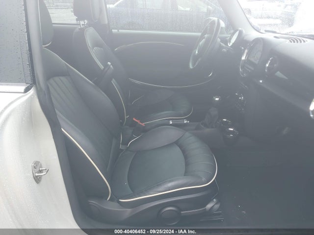 2011 MINI COOPER WMWSU3C58BTX96923 Photo 4