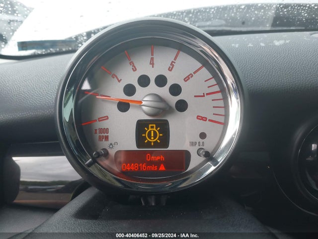 2011 MINI COOPER WMWSU3C58BTX96923 Photo 6