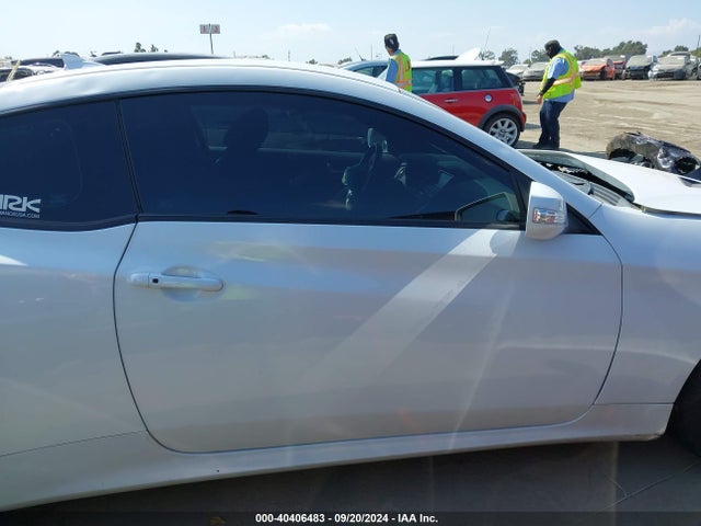 Hyundai Genesis 3.8 Base 2016 KMHHT6KJ5GU131183 Image 13