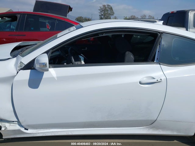 Hyundai Genesis 3.8 Base 2016 KMHHT6KJ5GU131183 Image 14