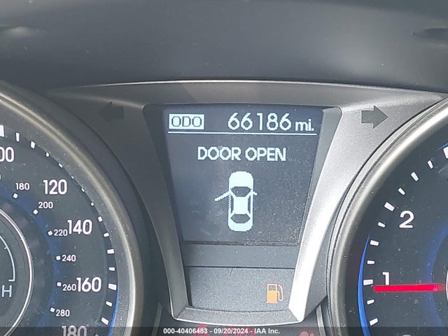 Hyundai Genesis 3.8 Base 2016 KMHHT6KJ5GU131183 Image 15