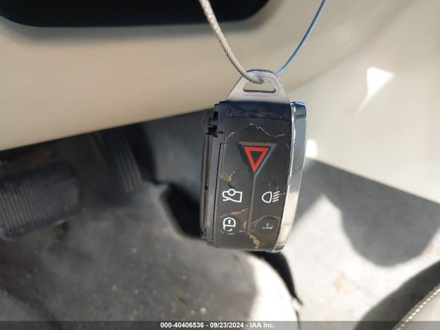 2010 JAGUAR XF SAJWA0GB0ALR75534 Photo 10