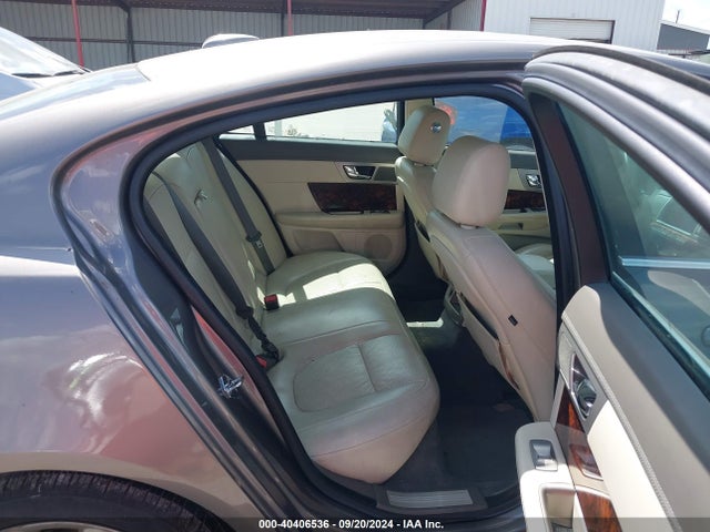 2010 JAGUAR XF SAJWA0GB0ALR75534 Photo 7