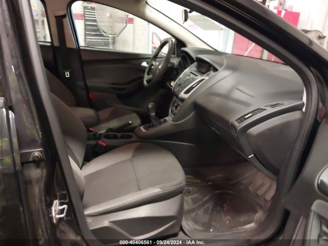 1FADP3F2XEL105115 Ford FOCUS SE
