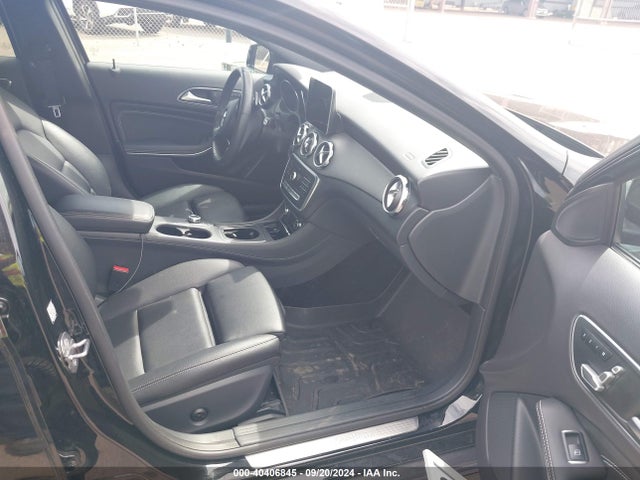 Mercedes-Benz GLA 250 2019 WDCTG4EB4KU019702 Image 5