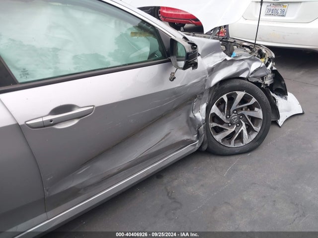 Honda CIVIC EX 2017 2HGFC2F77HH542559 Image 19