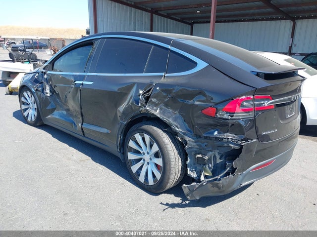 2017 TESLA MODEL X 5YJXCBE25HF048179 Photo 2