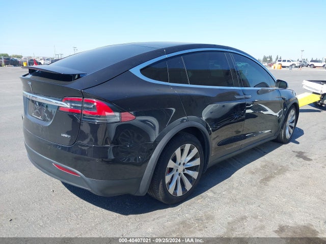 2017 TESLA MODEL X 5YJXCBE25HF048179 Photo 3