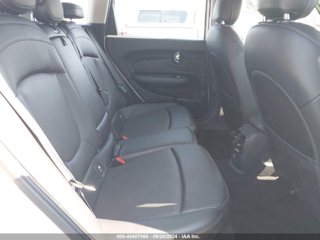 2016 MINI CLUBMAN WMWLN5C5XG2E30345 Photo 7
