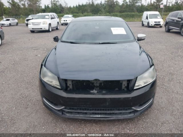 1VWAT7A33FC032281 Volkswagen Passat 1.8t Wolfsburg Edition