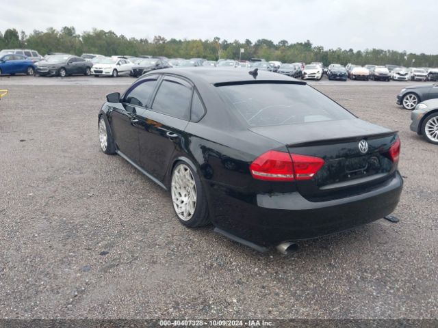 1VWAT7A33FC032281 Volkswagen Passat 1.8t Wolfsburg Edition