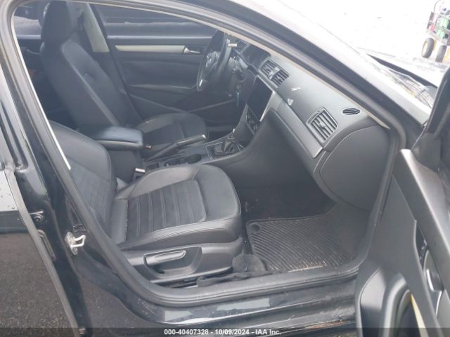 1VWAT7A33FC032281 Volkswagen Passat 1.8t Wolfsburg Edition