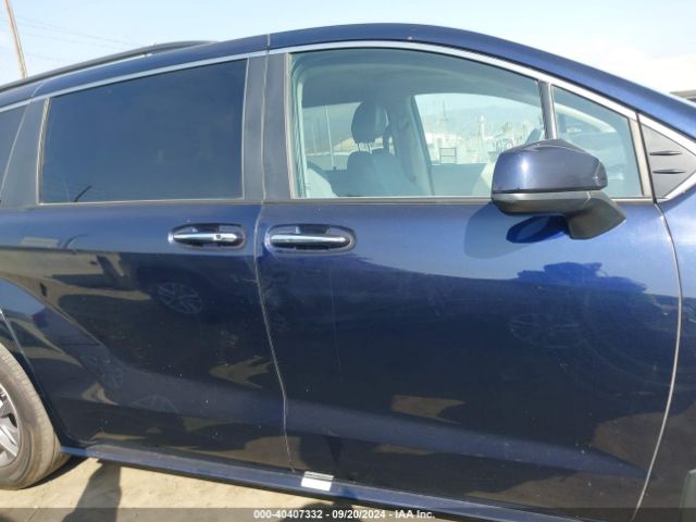 5TDJRKEC6NS097525 Toyota SIENNA XLE