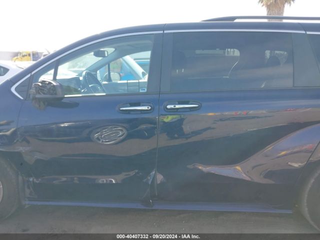 5TDJRKEC6NS097525 Toyota SIENNA XLE