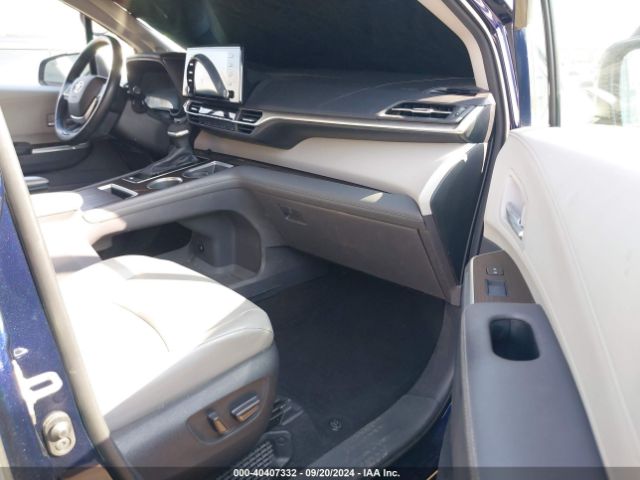 5TDJRKEC6NS097525 Toyota SIENNA XLE