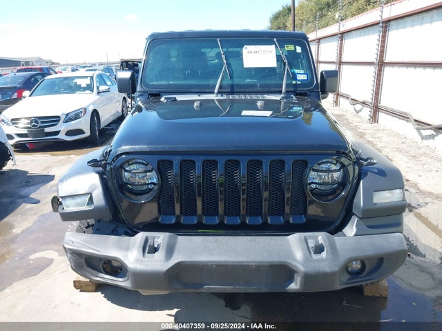1C4HJXDG5JW126546 Jeep Wrangler Unlimited Sport S 4x4