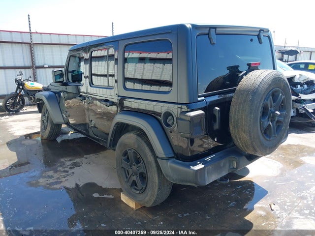 1C4HJXDG5JW126546 Jeep Wrangler Unlimited Sport S 4x4