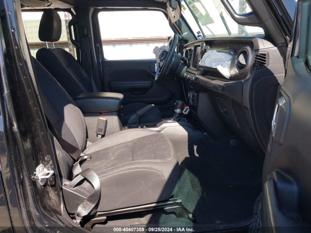 1C4HJXDG5JW126546 Jeep Wrangler Unlimited Sport S 4x4