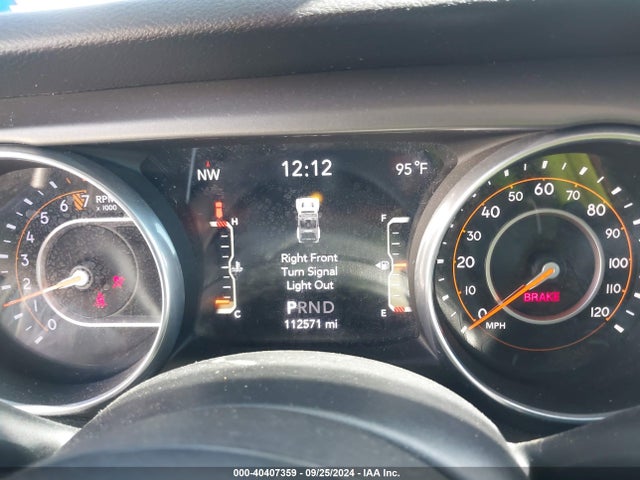 1C4HJXDG5JW126546 Jeep Wrangler Unlimited Sport S 4x4