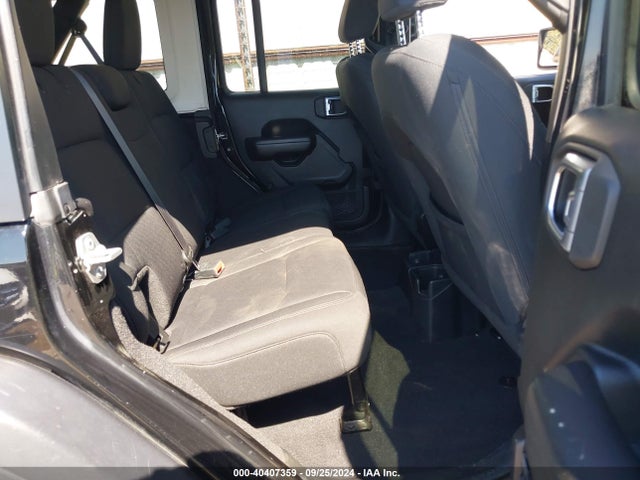 1C4HJXDG5JW126546 Jeep Wrangler Unlimited Sport S 4x4