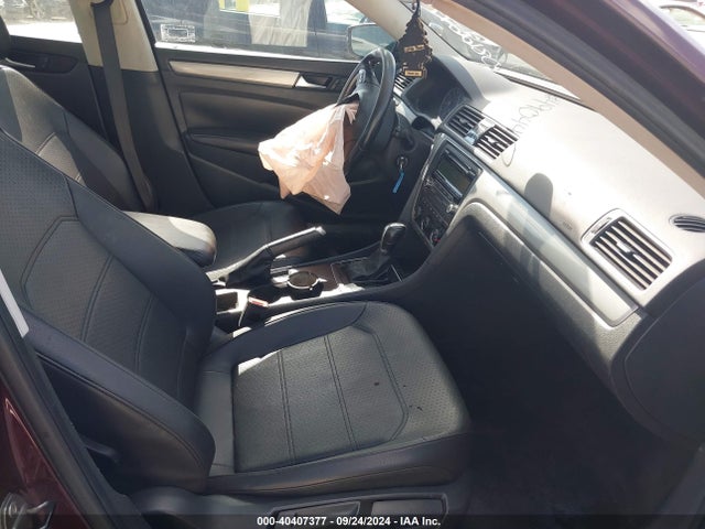 40407377 :رقم المزاد ، 1VWAT7A37EC086679 vin ، 2014 Volkswagen Passat 1.8t Wolfsburg Edition مزاد بيع
