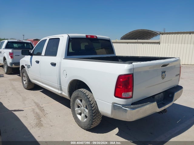 3C6RR7KT9LG130881 RAM 1500 Classic Tradesman  4x4 5'7 Box
