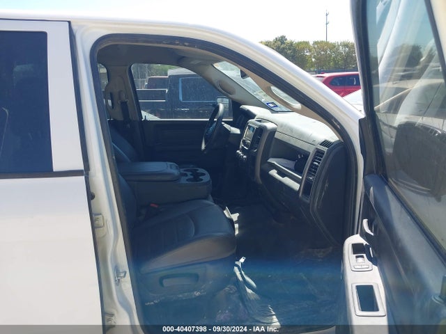 3C6RR7KT9LG130881 RAM 1500 Classic Tradesman  4x4 5'7 Box