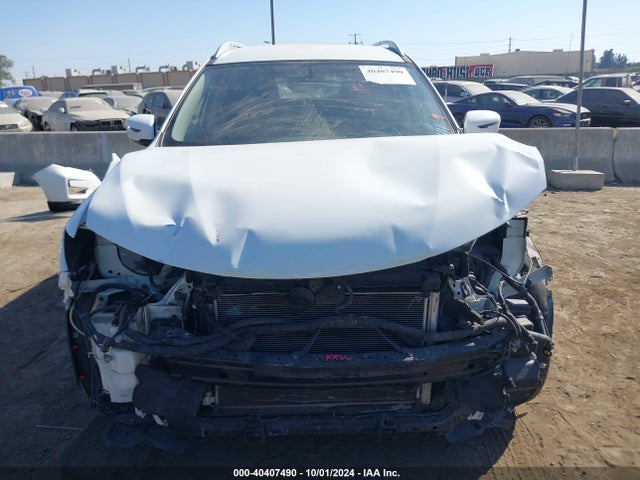 Nissan ROGUE SV 2017 KNMAT2MT7HP548110 Image 13