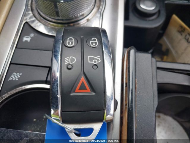 2011 JAGUAR XF SAJWA0GB9BLR87845 Photo 10