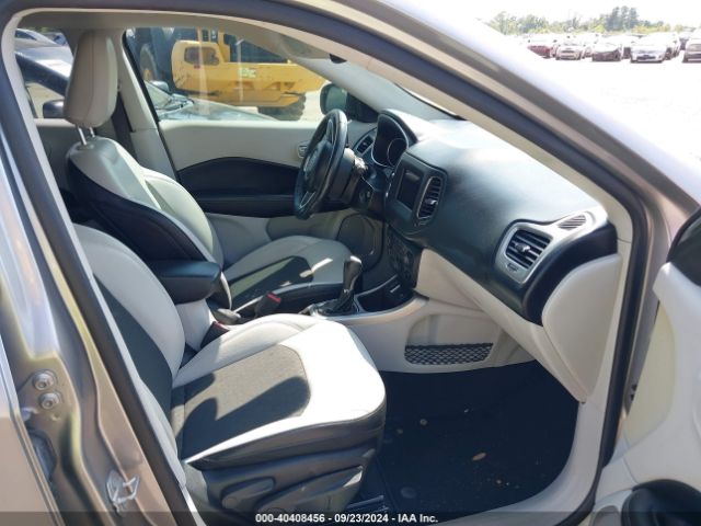 3C4NJCBB7KT730609 Jeep Compass Sun And Wheel Fwd