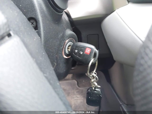 Toyota RAV4 LE 2015 2T3BFREV2FW240235 Image 11