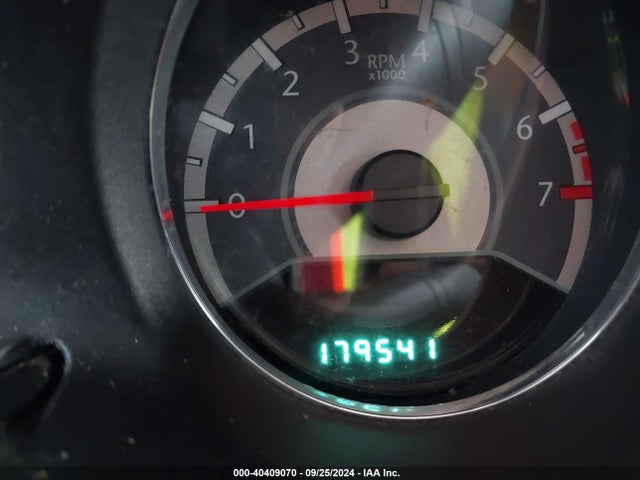1C3CCBAB1EN123725 Chrysler 200 LX