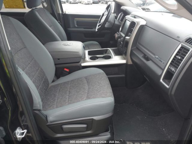 1C6RR7LG7HS581647 RAM 1500 Big Horn  4x4 5'7 Box