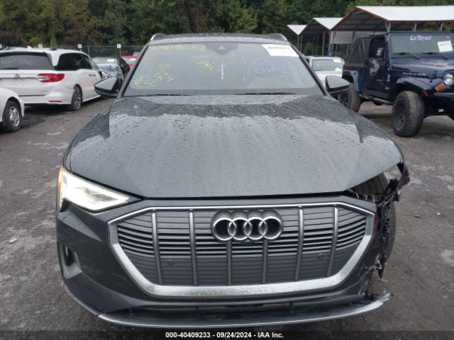 WA1VAAGE0KB006585 Audi E-tron Premium Plus