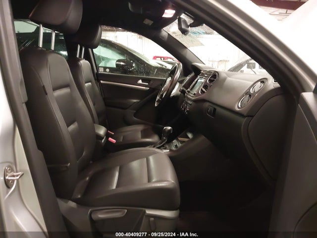 WVGAV7AX7GW603962 Volkswagen Tiguan R-line