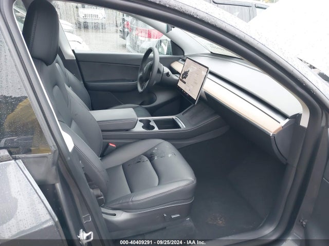 2021 TESLA MODEL Y 5YJYGDEE9MF253741 Photo 4