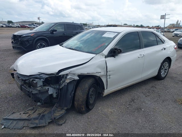 Toyota CAMRY LE 2015 4T1BF1FK6FU038027 Image 2
