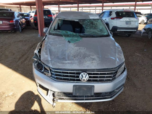 1VWAA7A32JC044677 Volkswagen Passat 2.0t R-line/2.0t S