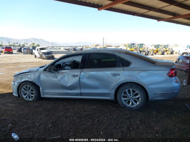 1VWAA7A32JC044677 Volkswagen Passat 2.0t R-line/2.0t S